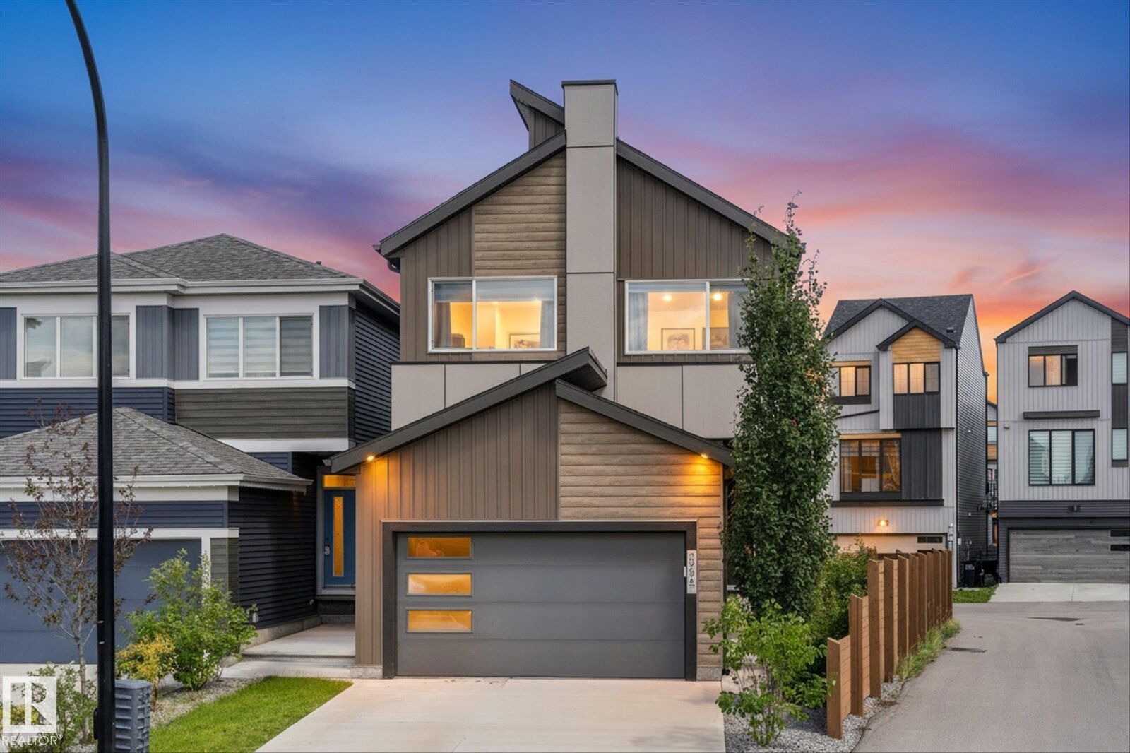 Property Photo:  3906 5 Avenue SW  AB T6X 2X8 