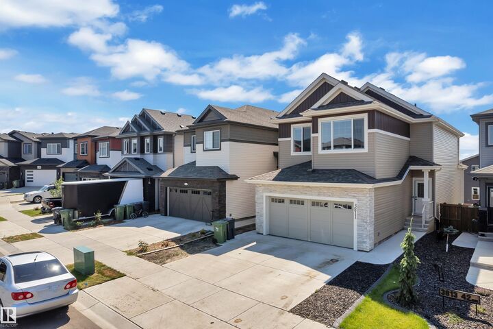 Property Photo: 3811 42 Avenue AB T4X 2Z6