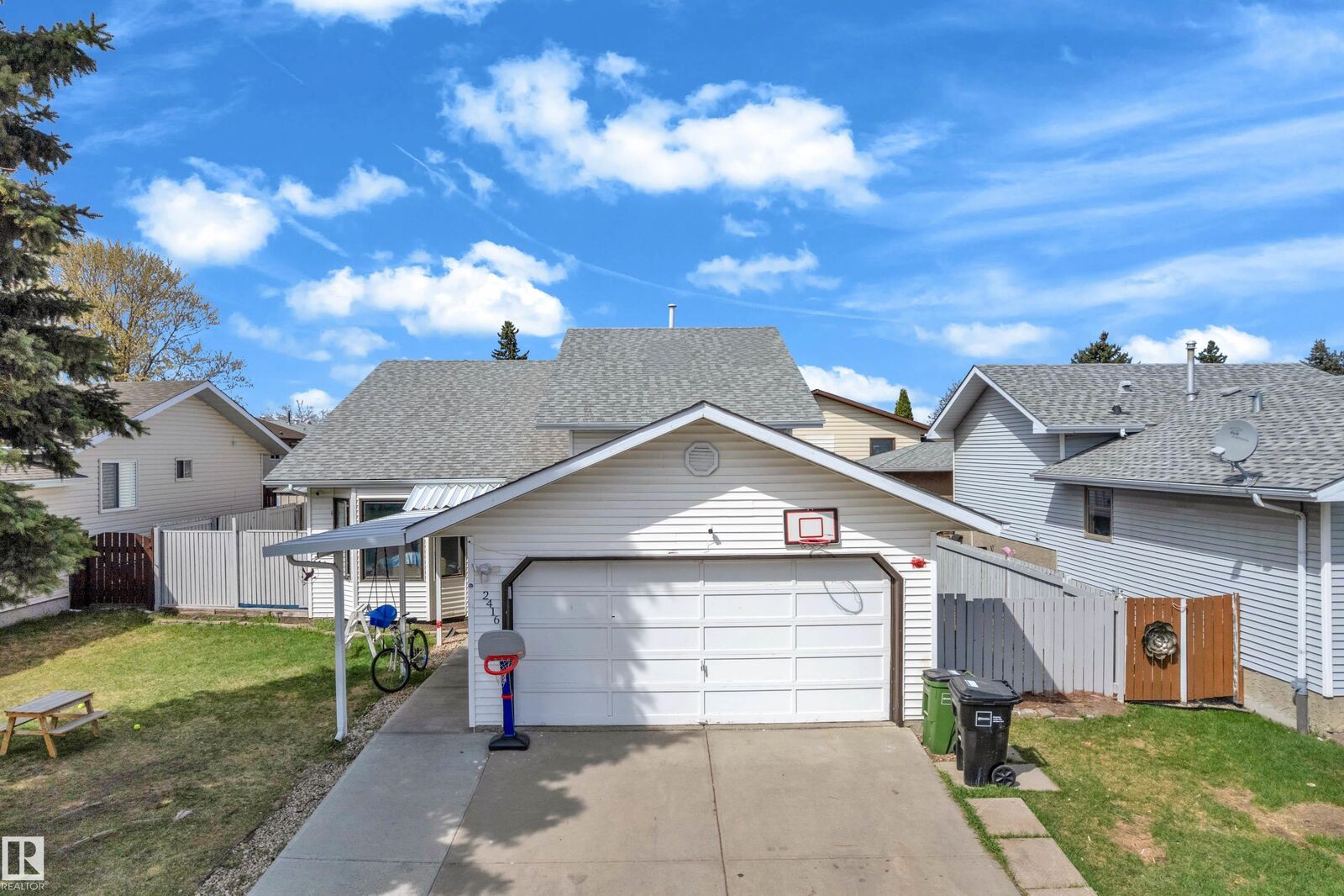 Property Photo:  2416 35 Street NW  AB T6L 4M3 