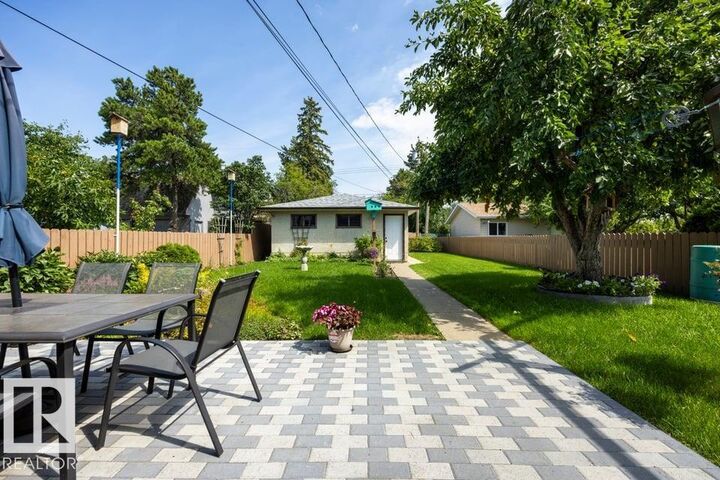 Property Photo:  9823 151 Street NW  AB T5P 1S9 