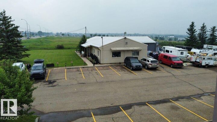 Property Photo:  2220 Broadmoor Boulevard  AB T8H 1B4 