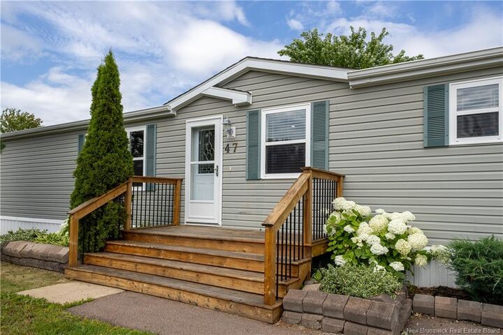 47 Hayward Lane — photo 1