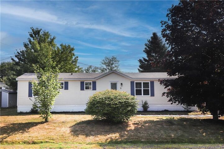 2 Hummingbird Street — photo 1