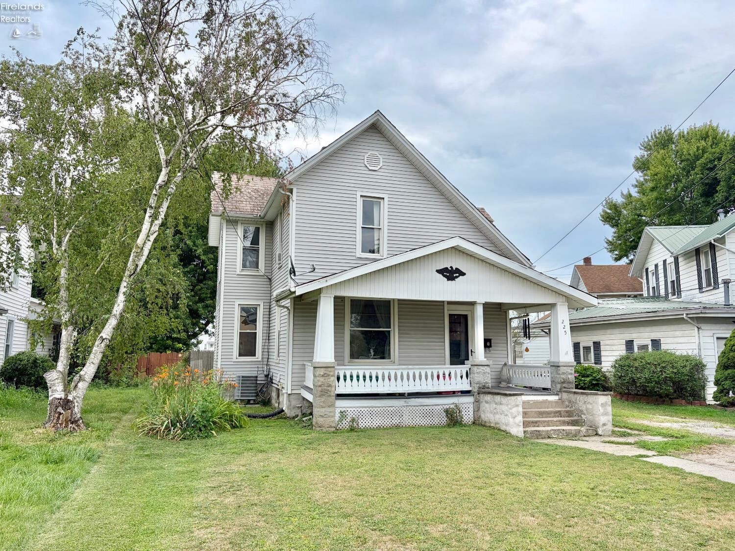 Property Photo: 225 Broad Street OH 44811