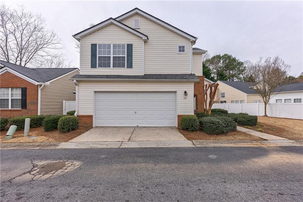 Property Photo: 211 Harmony Court GA 30004