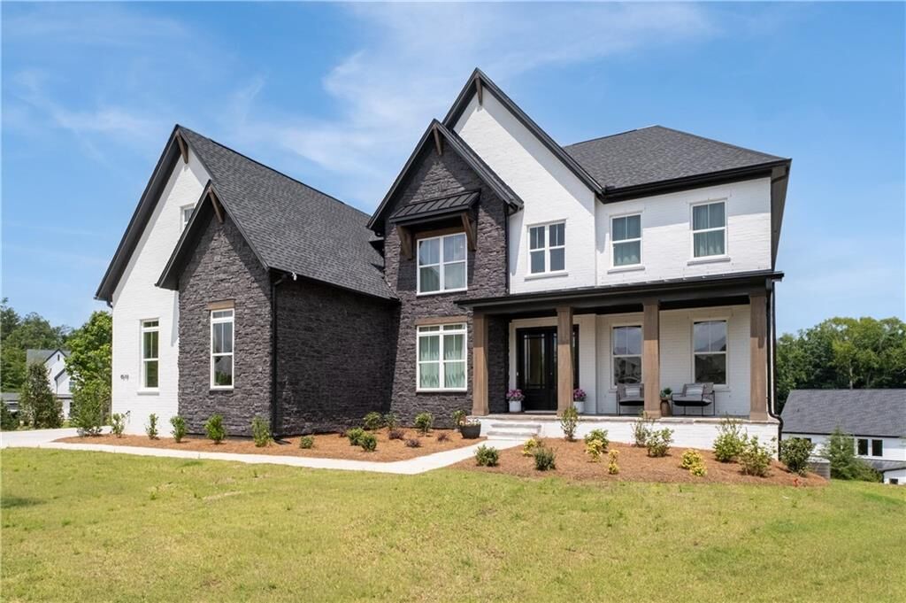 Property Photo:  4510 Hawthorn Circle  GA 30022 