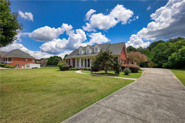 Property Photo: 2899 N Sharon Church Road GA 30052