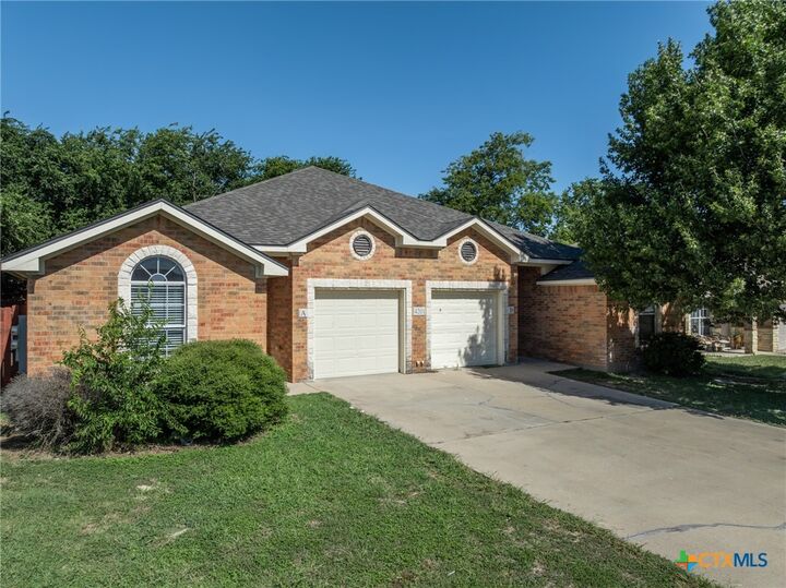 Property Photo: 4201 Cambridge Drive TX 76549
