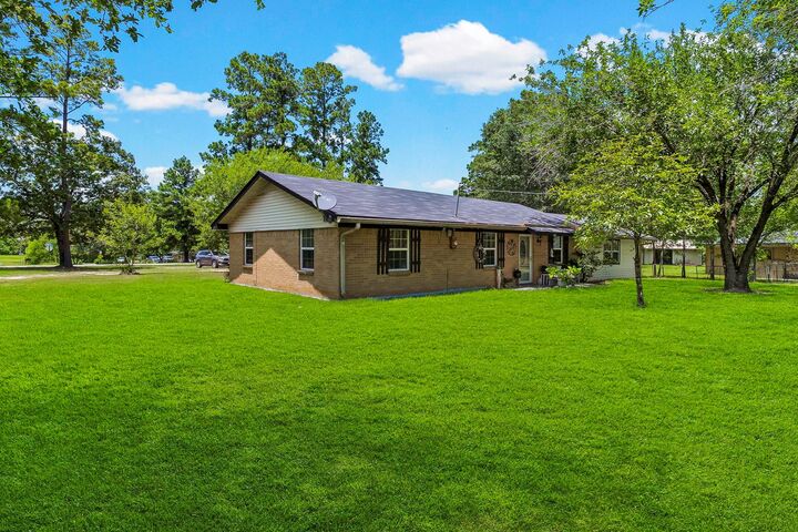 Property Photo:  401 Dogwood Circle  TX 75939 