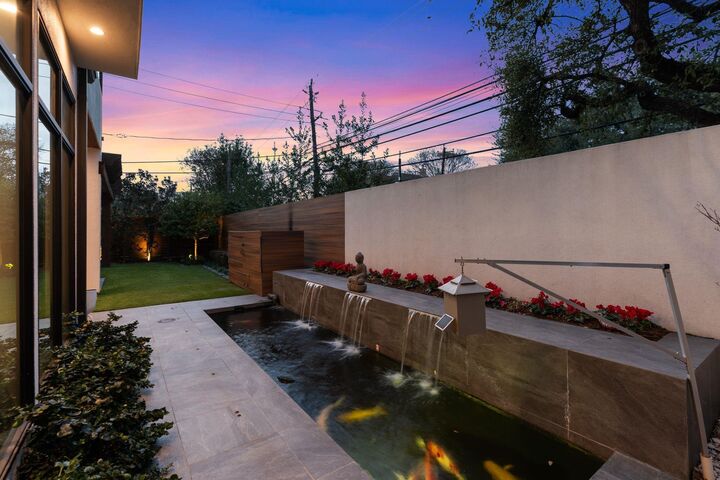 Property Photo:  3002 Ferndale Street  TX 77098 