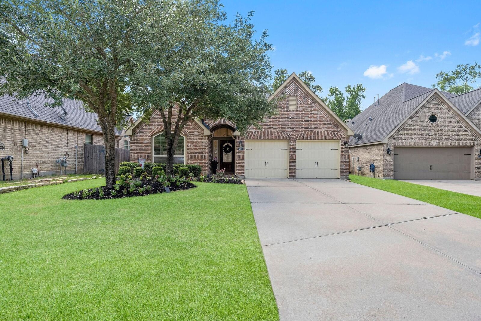 Property Photo:  239 Forest Peak Way  TX 77316 