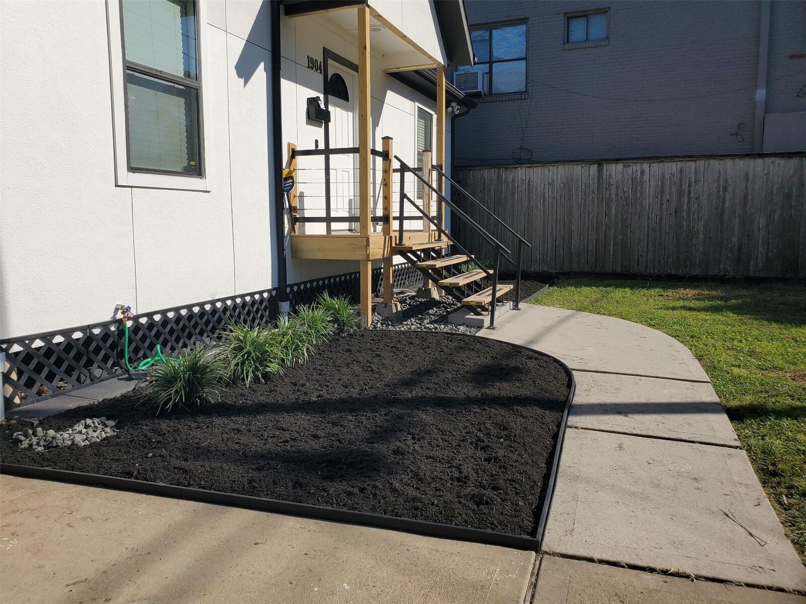 Property Photo: 1904 Davis Street TX 77026