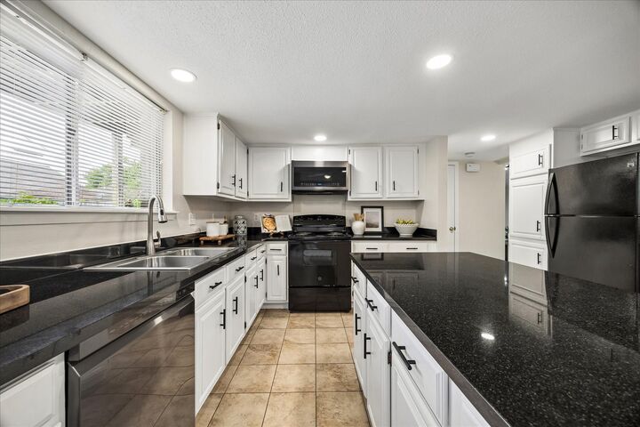 Property Photo: 813 Lakeview Drive TX 77498