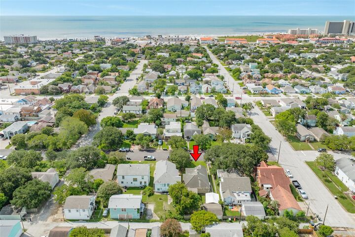 Property Photo:  4618 Avenue R 1/2  TX 77551 