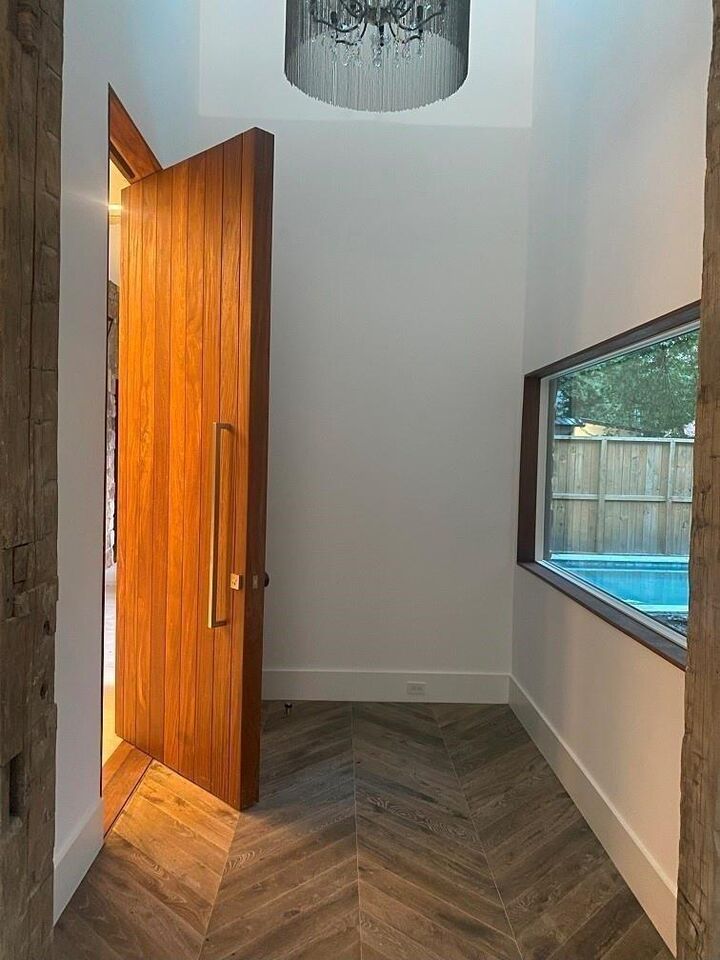 Property Photo:  8606 Westview Drive  TX 77055 
