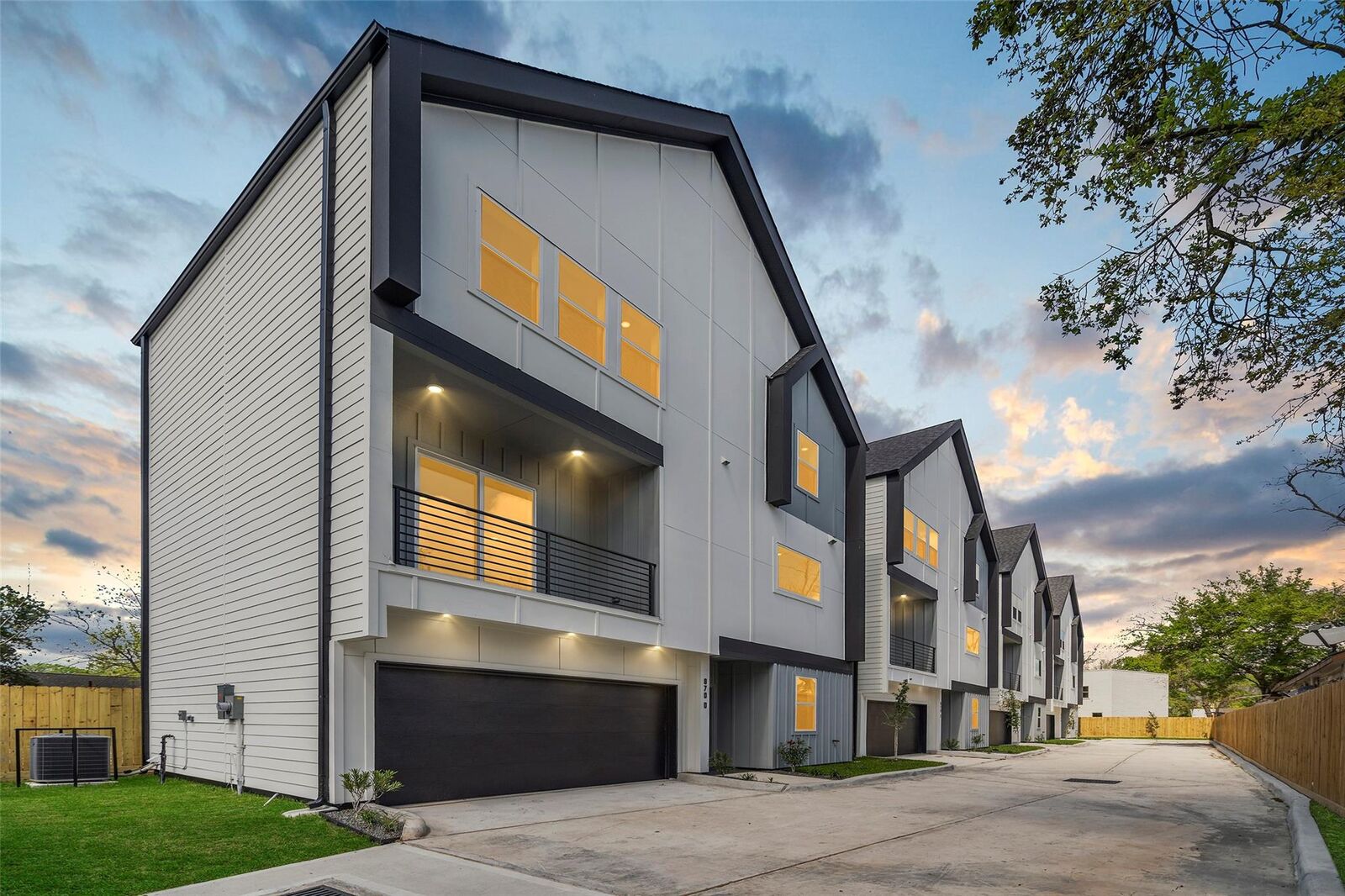 Property Photo: 870 W Little York Road TX 77091