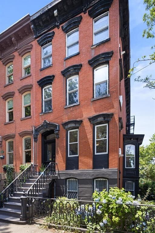 Property Photo:  24W Hamilton Pl  NJ 07302 