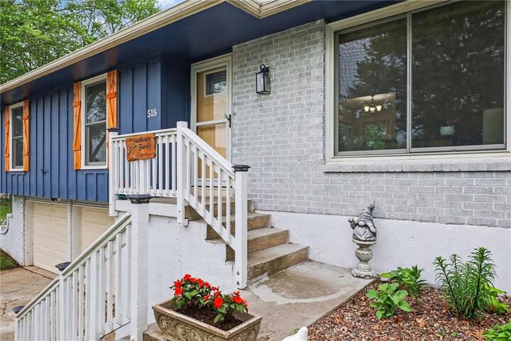 Property Photo: 518 S Franklin Street MO 64083