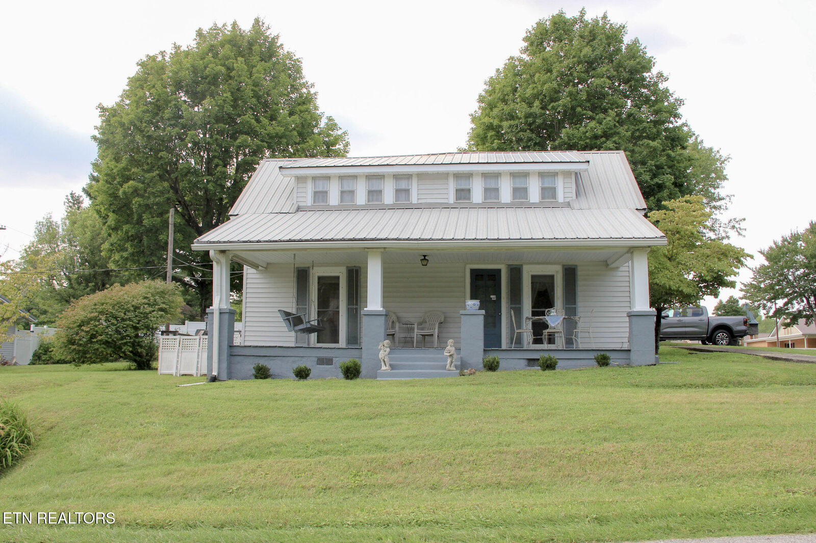 Property Photo:  301 W Crawford Ave  TN 38574 