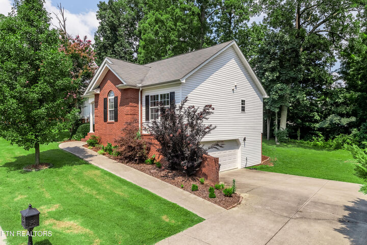 Property Photo:  729 Chamberlain Manor Way  TN 37920 