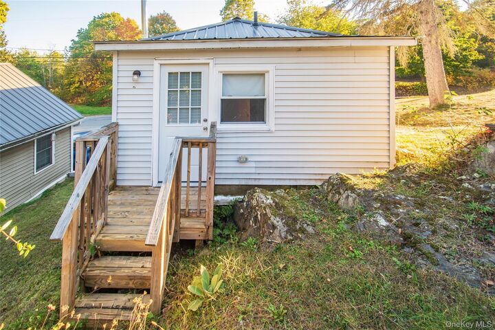 Property Photo:  206 South Street 206  NY 12542 