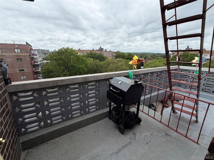 Property Photo:  86-10 151 Avenue 6N  NY 11414 