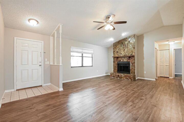 Property Photo: 1309 Cove Place FL 32778