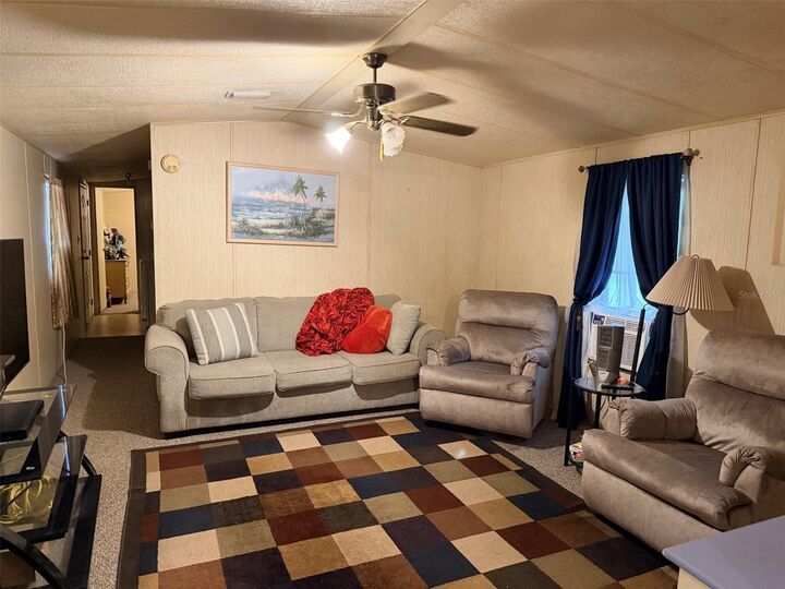Property Photo: 355 NE 436 Avenue FL 32680