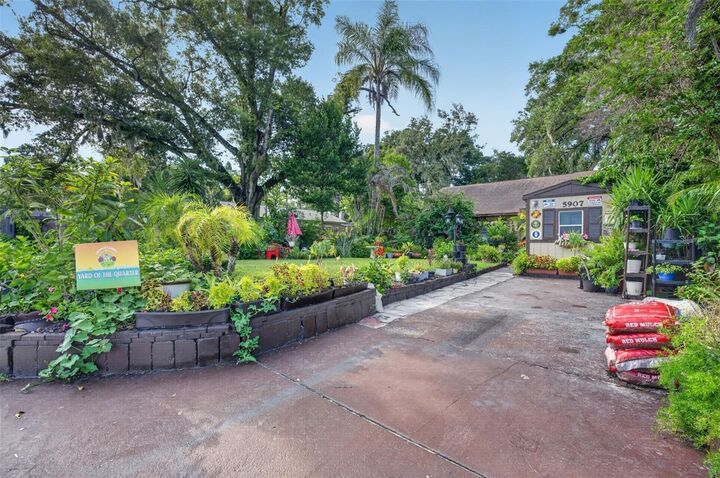 Property Photo:  5907 Uona Avenue  FL 32835 