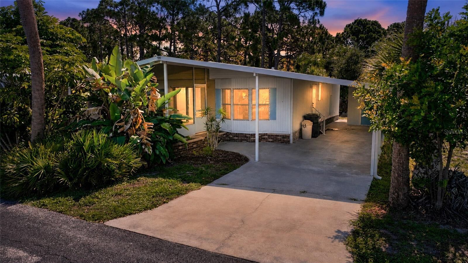Property Photo: 195 S Fiji Circle FL 34223