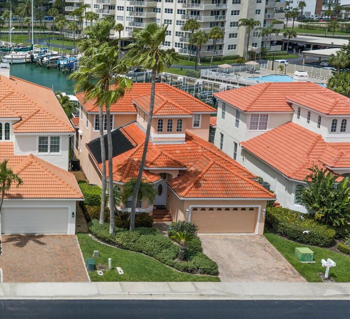 Property Photo:  1620 Sand Key Estates Court  FL 33767 