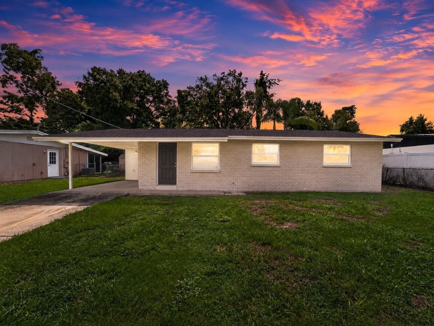 Property Photo: 506 Shamrock Road FL 33511