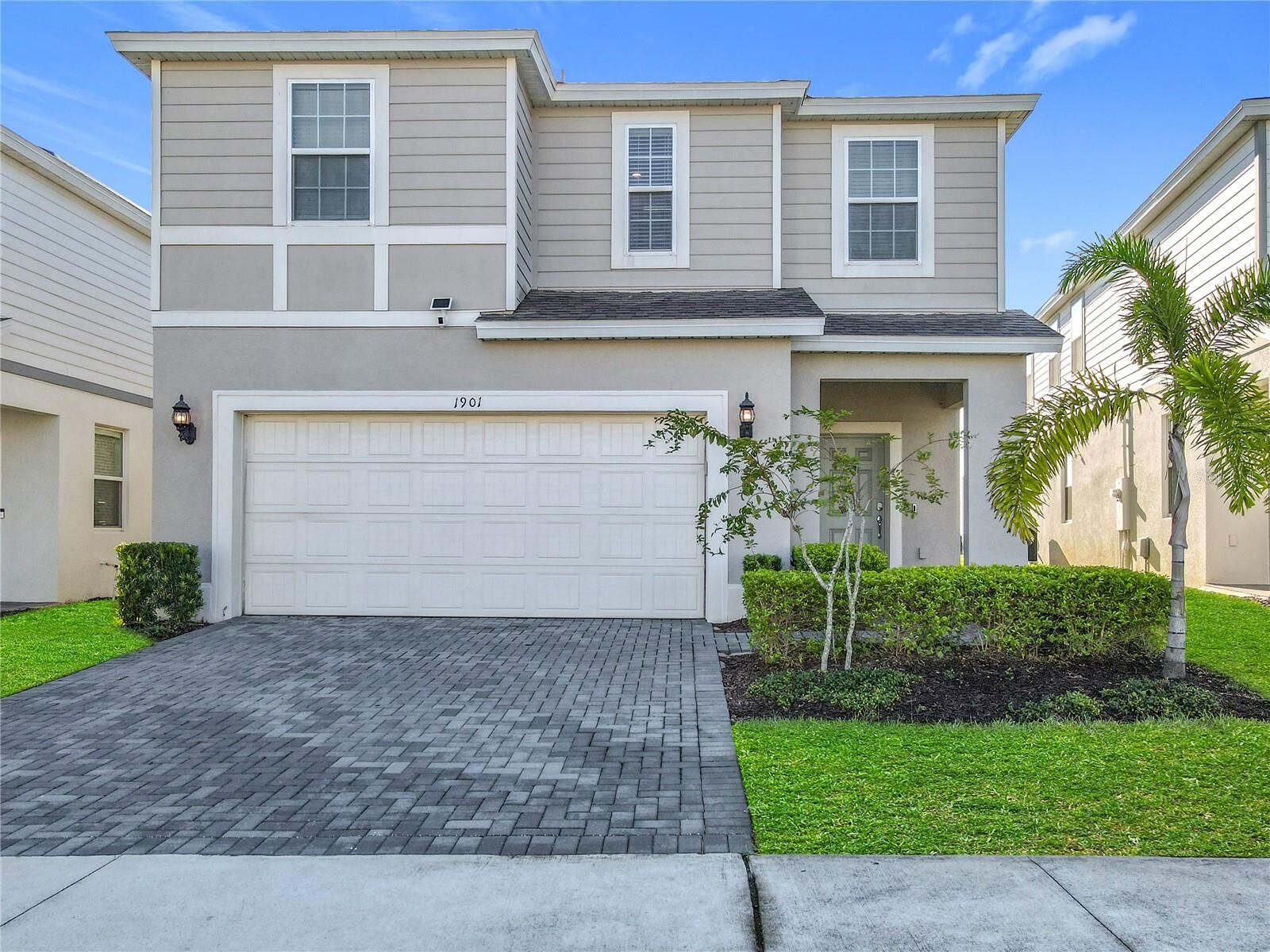 Property Photo: 1901 Summer Drive FL 33897