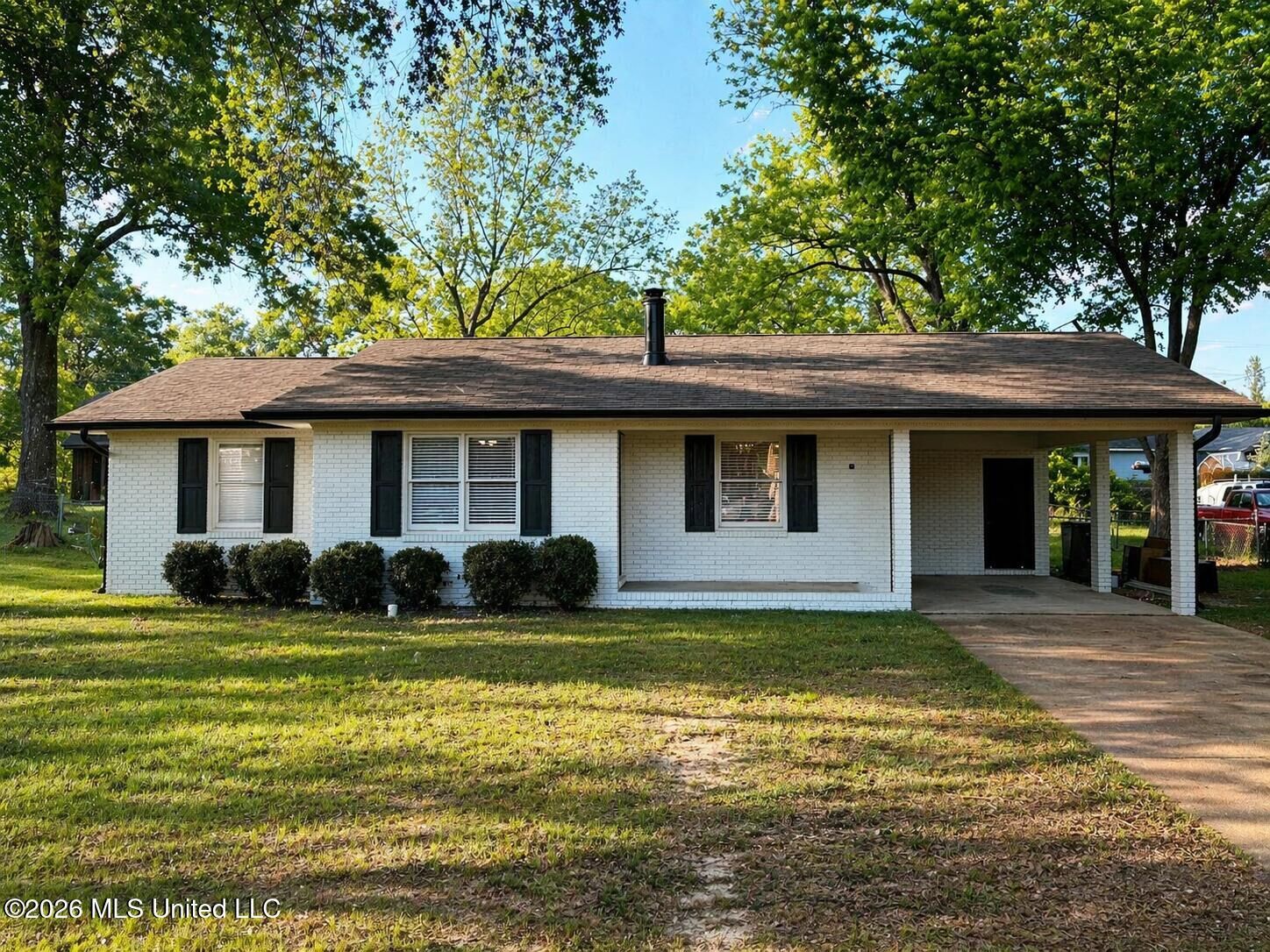 Property Photo:  690 Cox Avenue  MS 38635 