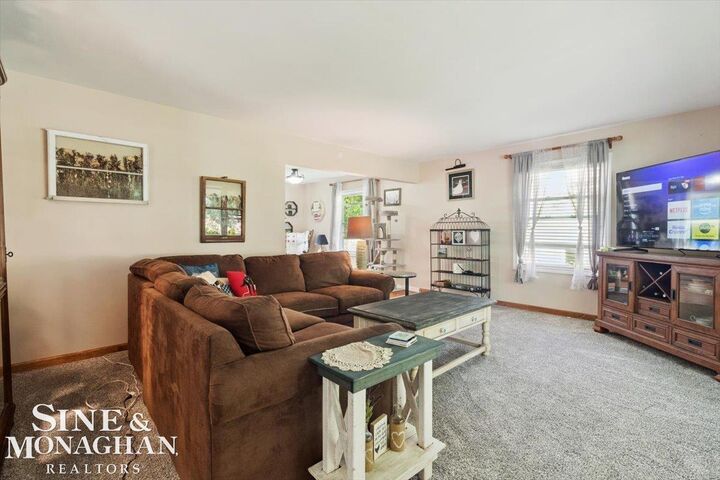 Property Photo: 137 E Meldrum Circle MI 48079