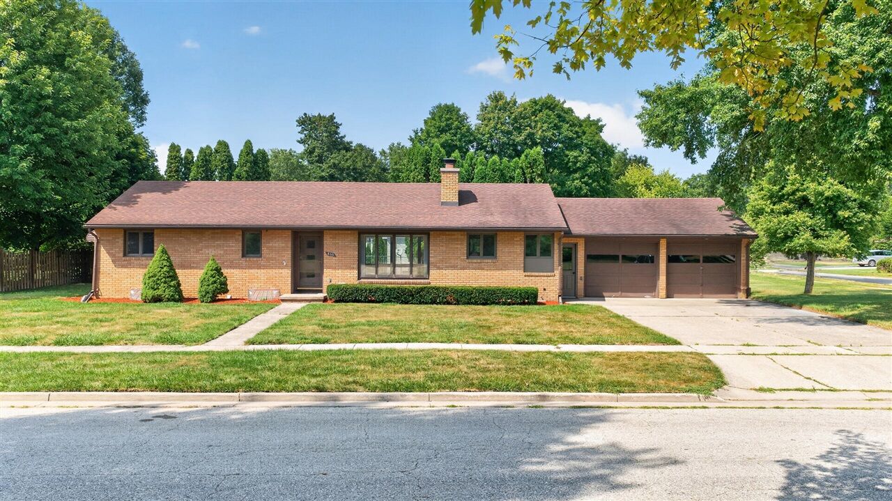 Property Photo: 800 Balfour Street MI 48640-3326