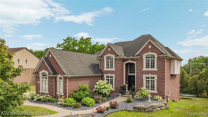 Property Photo:  1803 Applebrook Drive  MI 48382 1488 