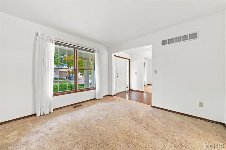 Property Photo:  2098 Seven Oaks Drive  MO 63303 