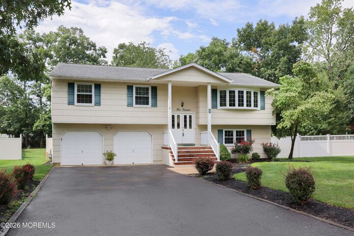Property Photo:  514 Oakview Drive  NJ 08753 