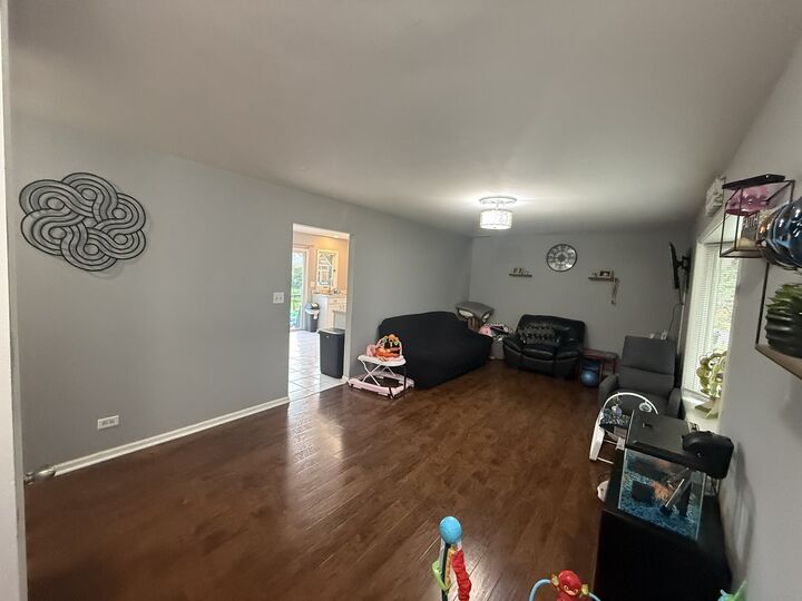 Property Photo: 122 Gall Lane IL 60451