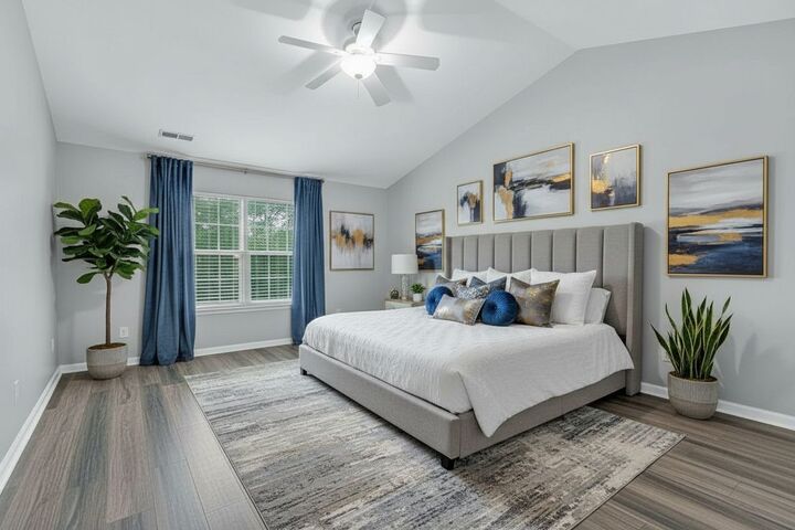 Property Photo:  1011 N South Elgin Boulevard  IL 60177 