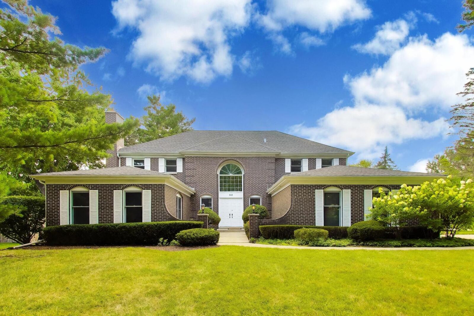 Property Photo:  249 Wilshire Road  IL 60045 