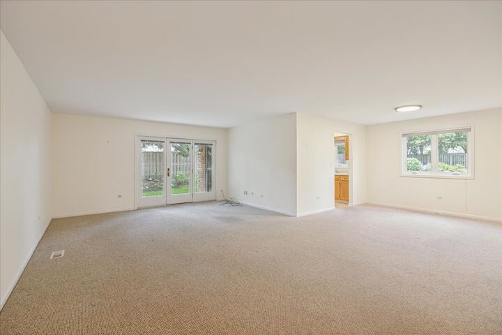 Property Photo:  546 Banyon Lane B  IL 60525 
