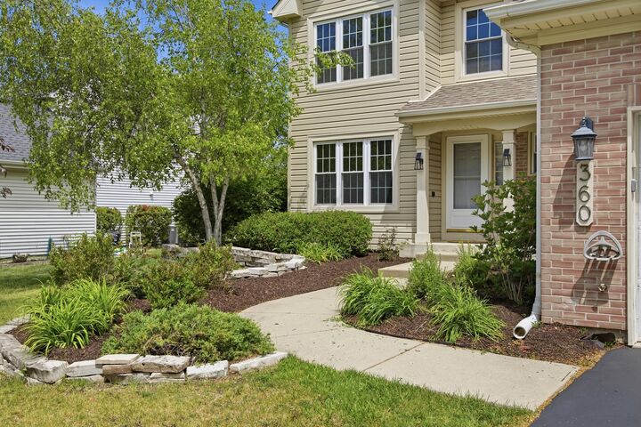 Property Photo: 360 Winding Canyon Way IL 60102