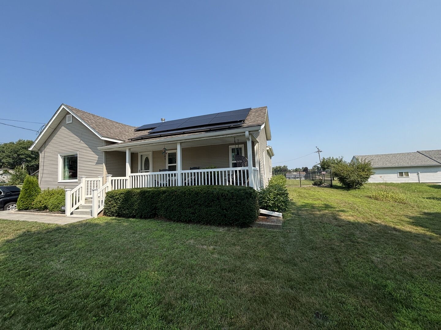 Property Photo:  921 7th Avenue  IL 61252 