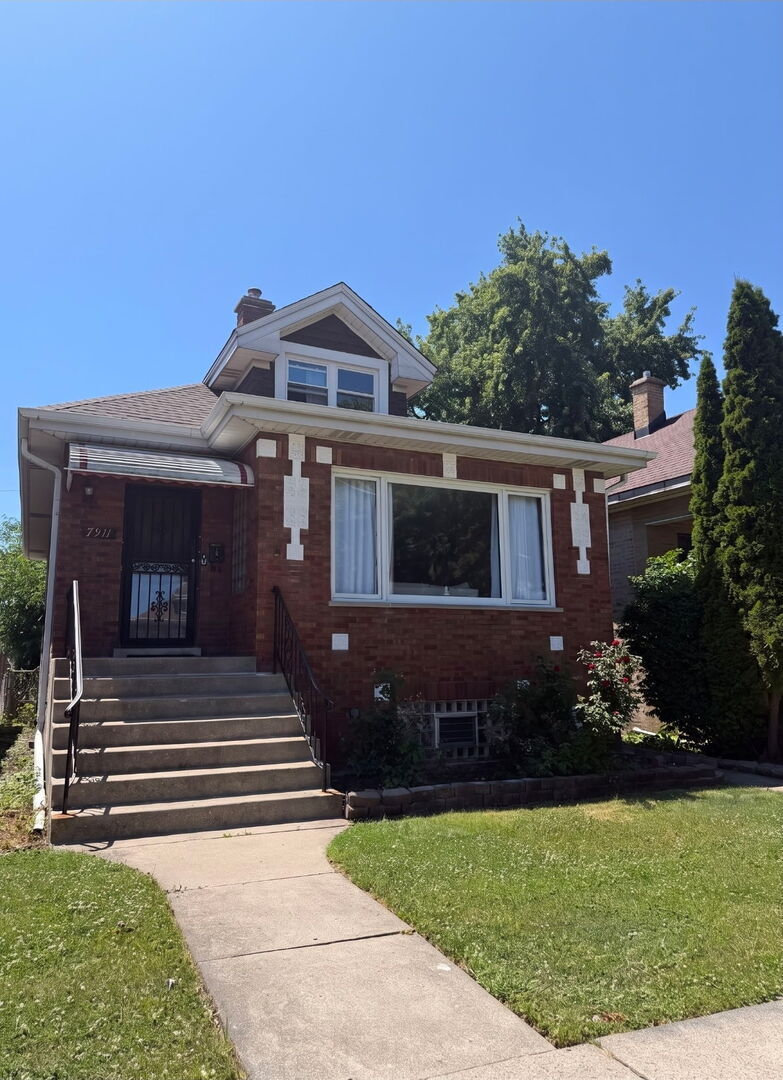 Property Photo: 7911 W Oakleaf Avenue IL 60707