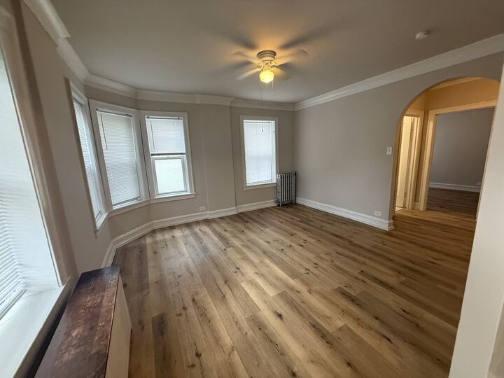Property Photo:  6748 N Ashland Avenue 105  IL 60626 