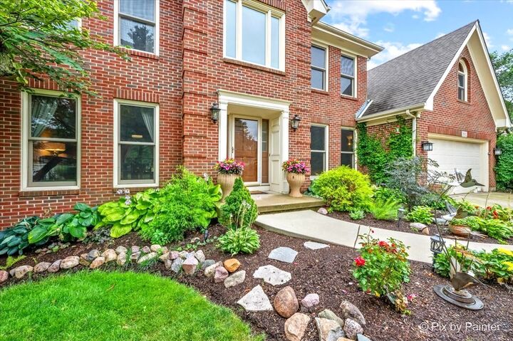 Property Photo:  592 Partridge Drive  IL 60185 