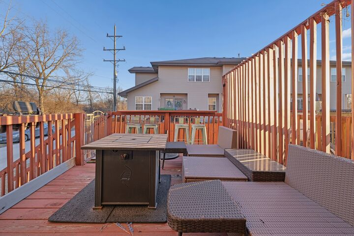 Property Photo:  15725 S Kedzie Avenue S 9  IL 60428 