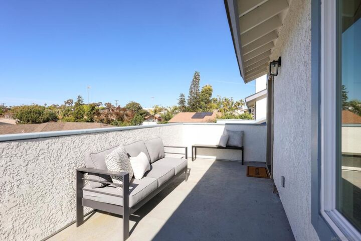 Property Photo:  658 660 Santa Fe Dr.  CA 92024 